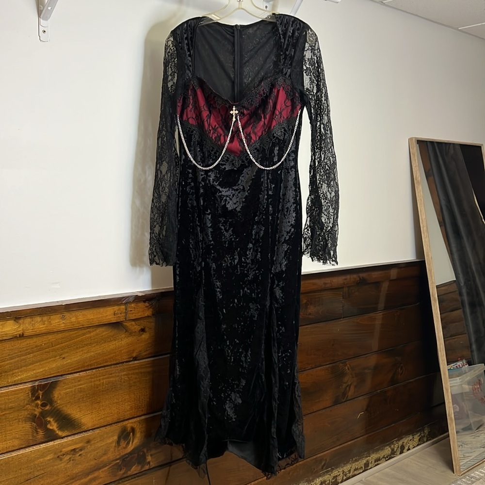 Amazon Black Velvet Gothic Cosplay Dress w/ Black Lace And Chain Detail- XL